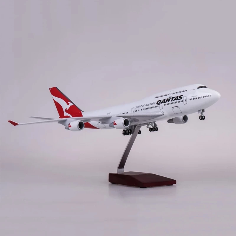 Qantas Airline Miniature Aircraft Collection 7 Qantas Airline Miniature Aircraft Collection - Image 7