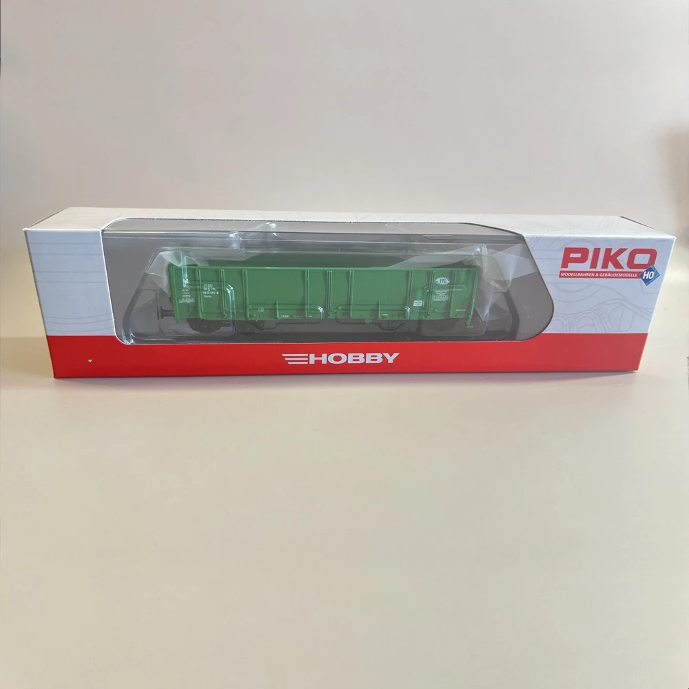 Vibrant Green HO Freight Car from PIKO 6 Vibrant Green HO Freight Car from PIKO - Image 6