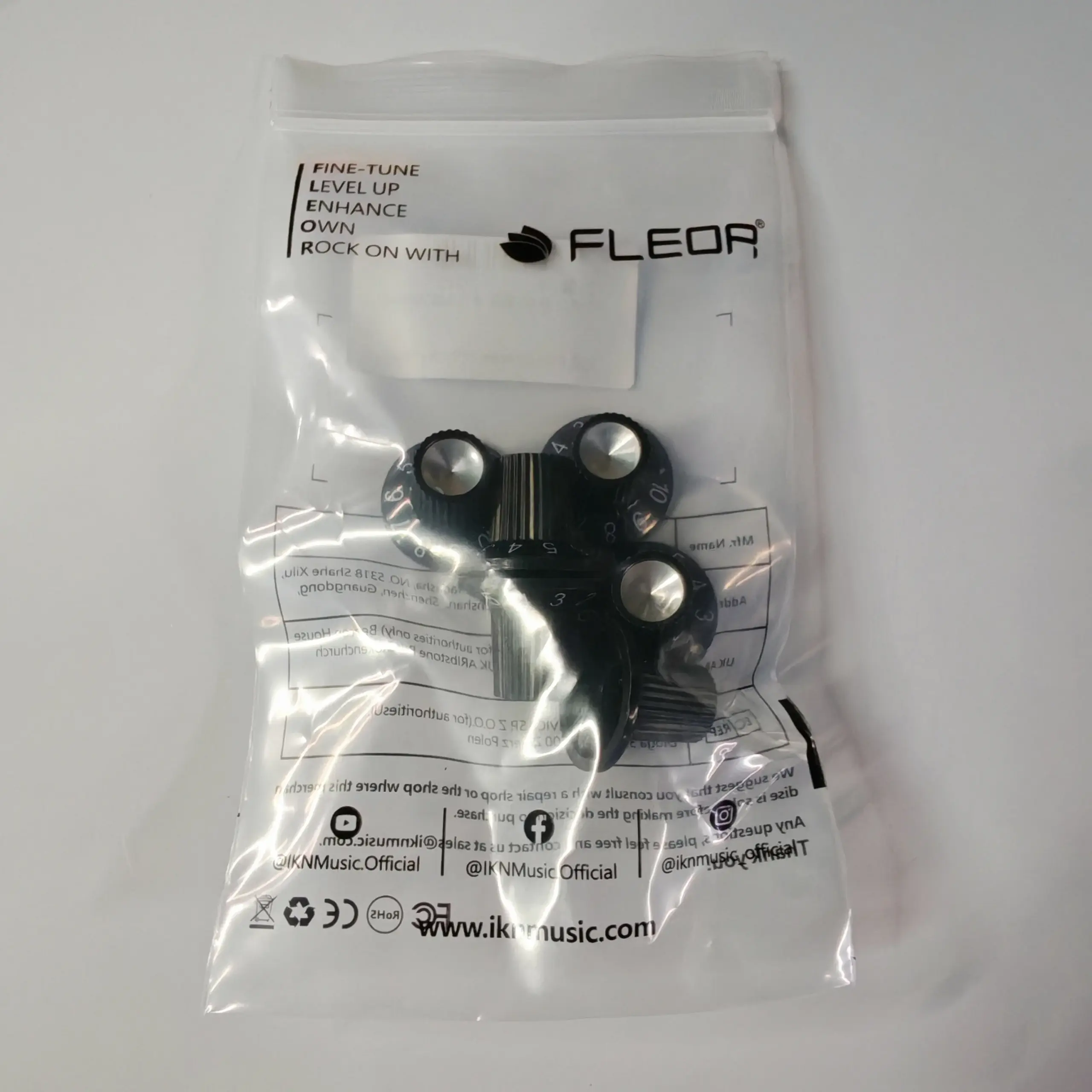 Six Black Guitar Amplifier Knobs with Aluminum Tops 3 Six Black Guitar Amplifier Knobs with Aluminum Tops - Image 3