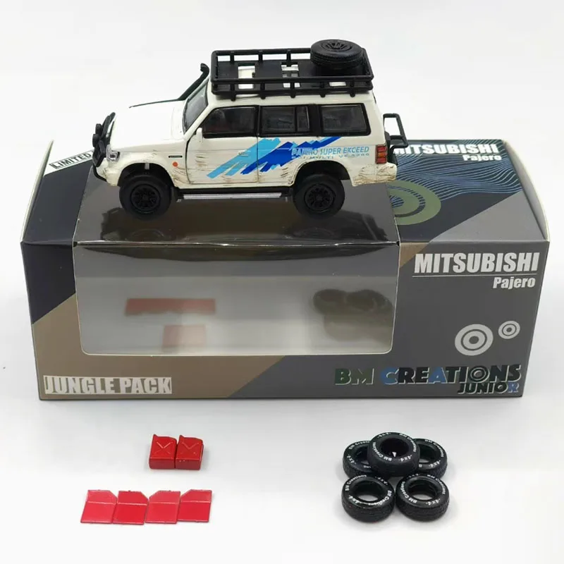 1/64 Scale Mitsubishi Pajero Diecast Model 6 1/64 Scale Mitsubishi Pajero Diecast Model - Image 6