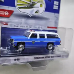 1990 Suburban K2500 Scottsdale Diecast Model 5 S7a3394b6bd9c4cb283686e89768856cfa