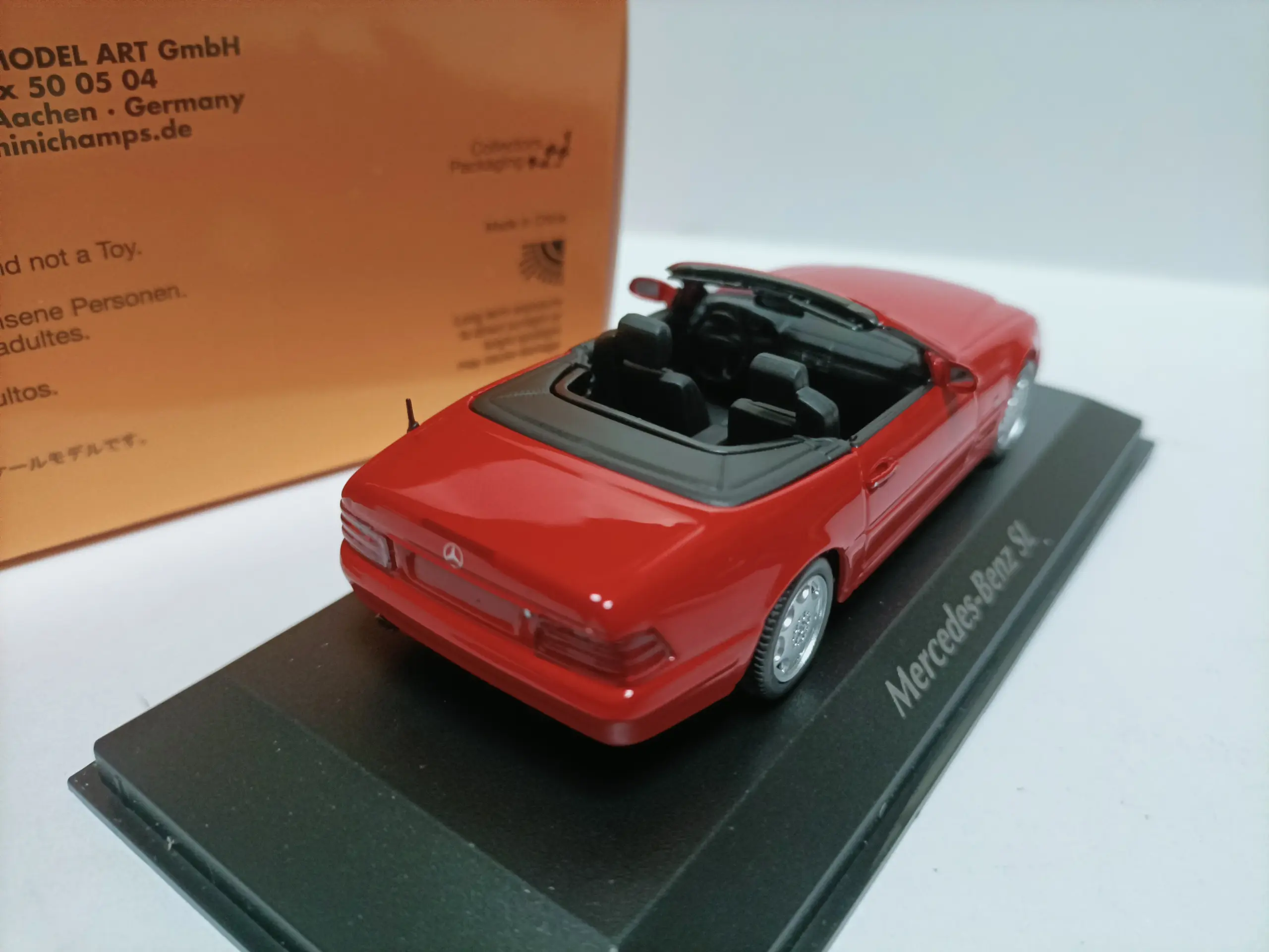 1999 Mercedes-Benz SL Diecast Model 1:43 Scale 3 1999 Mercedes-Benz SL Diecast Model 1:43 Scale - Image 3