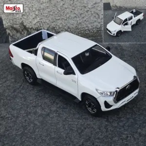 1:27 Scale Toyota Hilux Diecast Model 13 S7c7d47ca39564942b1e4b90fa90a29e3W