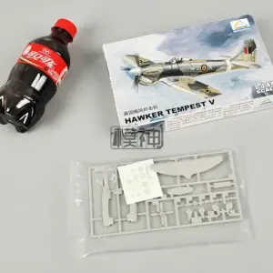 1/144 British Hurricane Fighter Model 6 S7cfe8185b4cc429b9a901e25d60e530d9