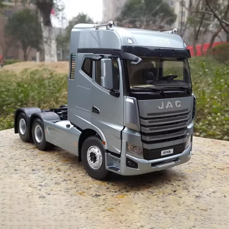 JAC Gelfa K7 K Series 1:24 Diecast Model 8 JAC Gelfa K7 K Series 1:24 Diecast Model - Image 8