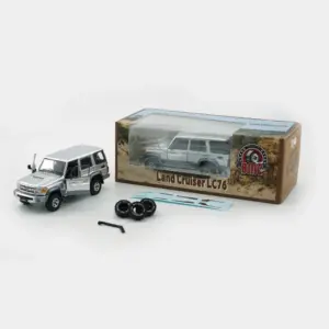 Detailed 1:64 Land Cruiser LC76 Diecast Model 5 S7d7e5e3800ed48e0ba9411a53db39122v