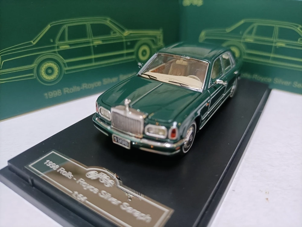 White Diecast Rolls-Royce Silver Seraph Model 4 White Diecast Rolls-Royce Silver Seraph Model - Image 4