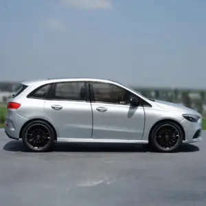 Mercedes-Benz B-Class MPV 1:18 Diecast Model in Silver or Black 10 S7dec1293982c4597960f25f411c93f9aa