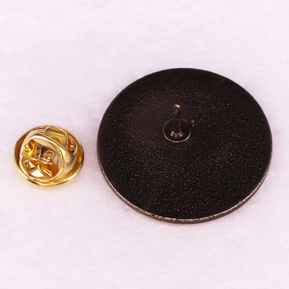 Vintage Spartan Helmet Badge in Gold Finish 2 Vintage Spartan Helmet Badge in Gold Finish - Image 2