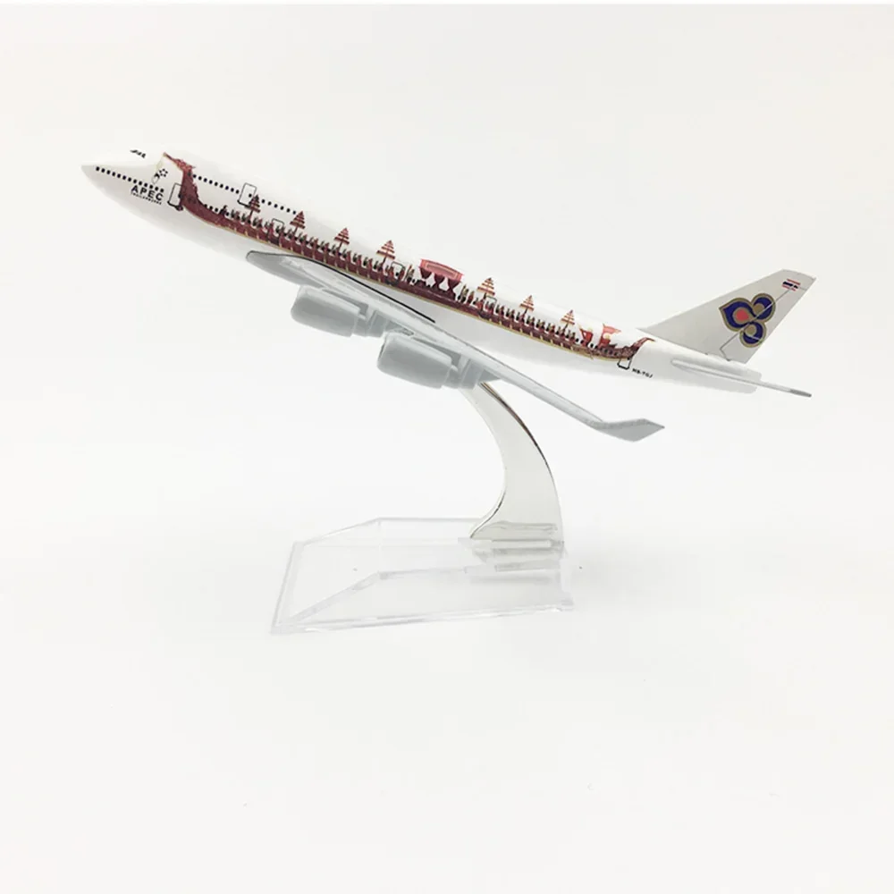 Thai Airways B747 Collectible Model, 16 cm 3 Thai Airways B747 Collectible Model, 16 cm - Image 3