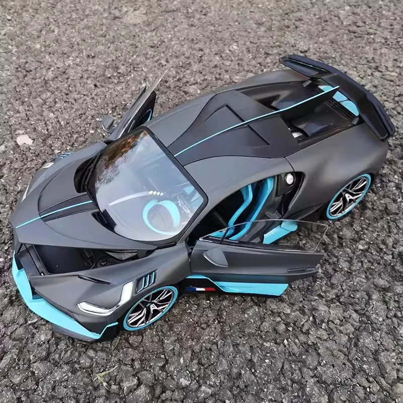 Bugatti Chiron & Divo 1:24 Diecast Model Replica 6 Bugatti Chiron & Divo 1:24 Diecast Model Replica - Image 6