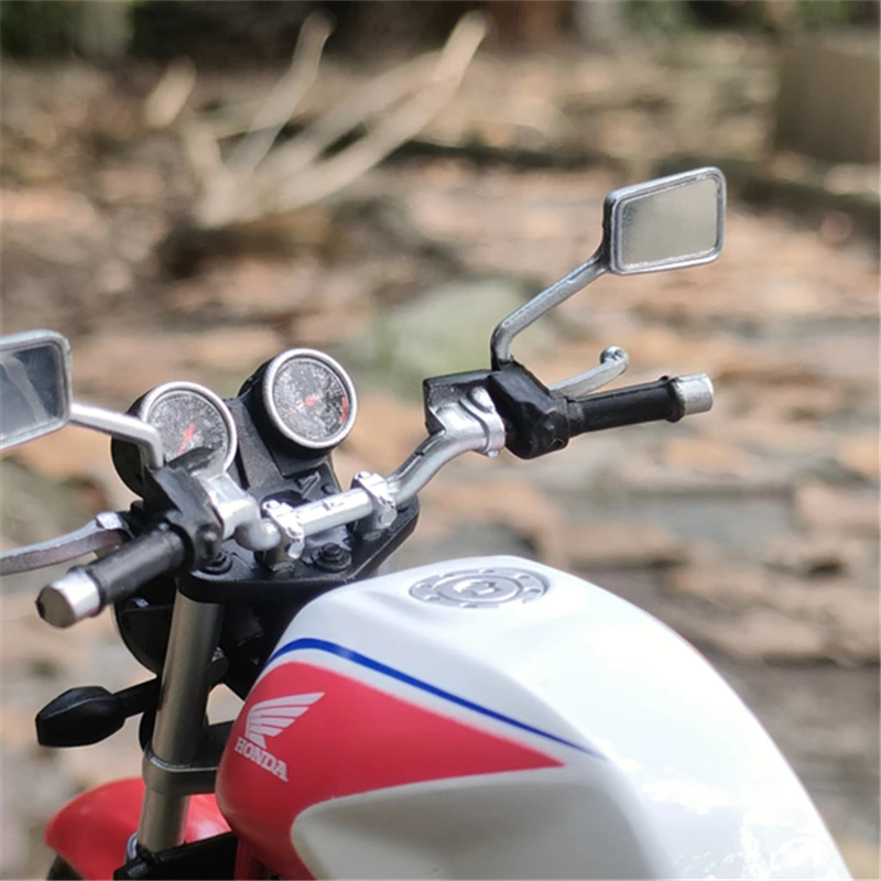 1/12 Scale Honda CB1300SF Alloy Motorcycle Model 5 1/12 Scale Honda CB1300SF Alloy Motorcycle Model - Image 5