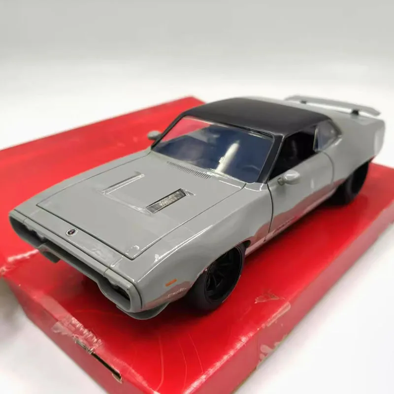 1:24 Plymouth GTX Diecast Model 3 1:24 Plymouth GTX Diecast Model - Image 3