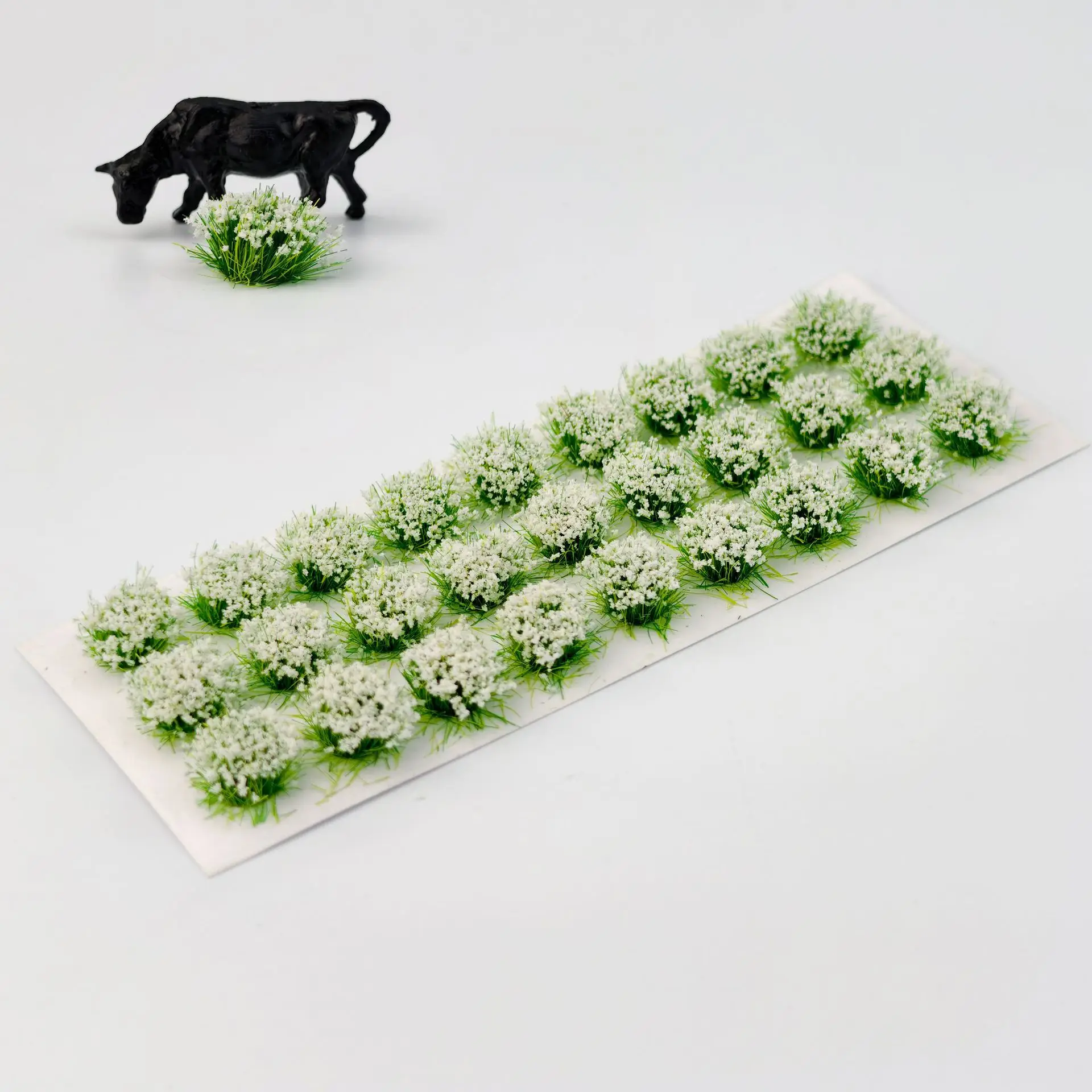 Vibrant Resin Grass Tufts for Dioramas Set of 27 9 Vibrant Resin Grass Tufts for Dioramas Set of 27 - Image 9