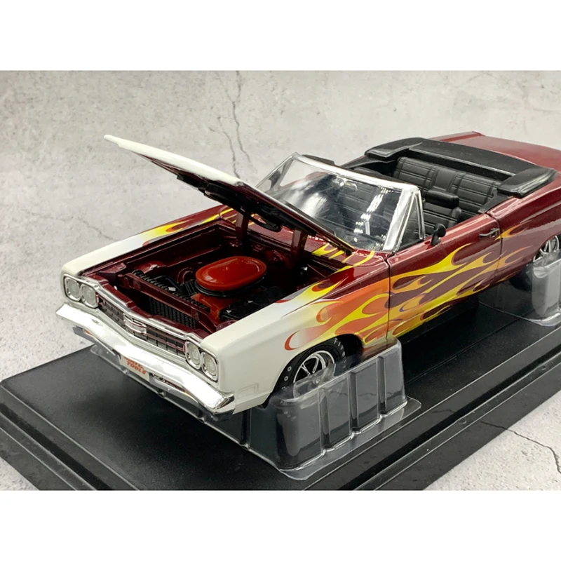 1969 Plymouth GTX 440 Diecast Model Replica 4 1969 Plymouth GTX 440 Diecast Model Replica - Image 4