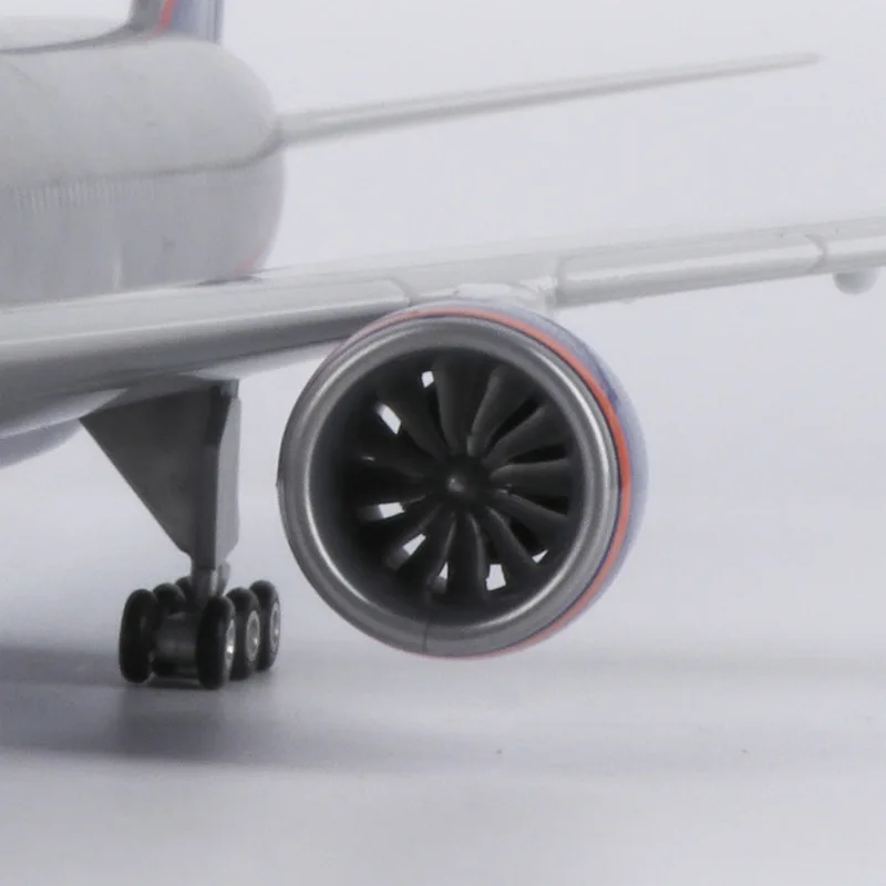 Boeing 777 Diecast Model with Lighting 5 Boeing 777 Diecast Model with Lighting - Image 5