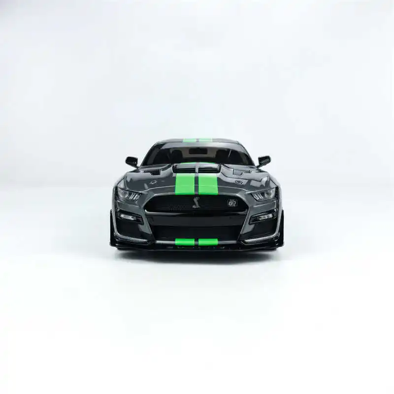 Ford GT500 1:18 Scale Diecast Model 4 Ford GT500 1:18 Scale Diecast Model - Image 4