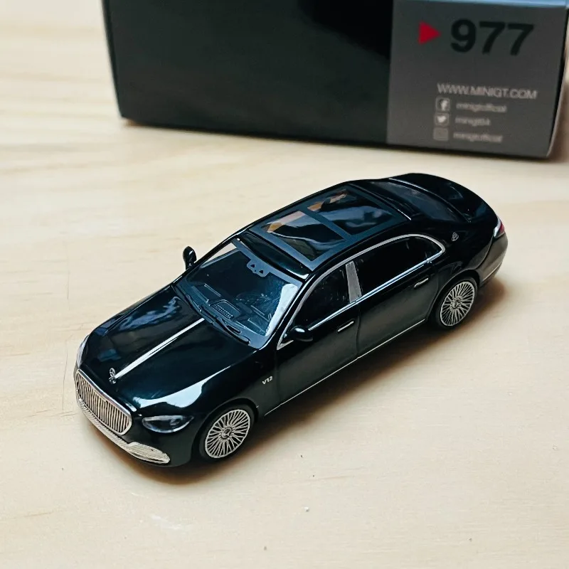 Mercedes-Maybach S 680 1/64 Diecast Model Black 2 Mercedes-Maybach S 680 1/64 Diecast Model Black - Image 2