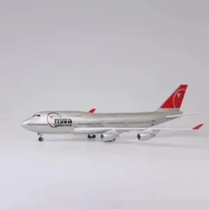 Boeing 747 Scale Model with LED Lighting 10 S8246ee661e394d6789e4cf88e04ff7ba2
