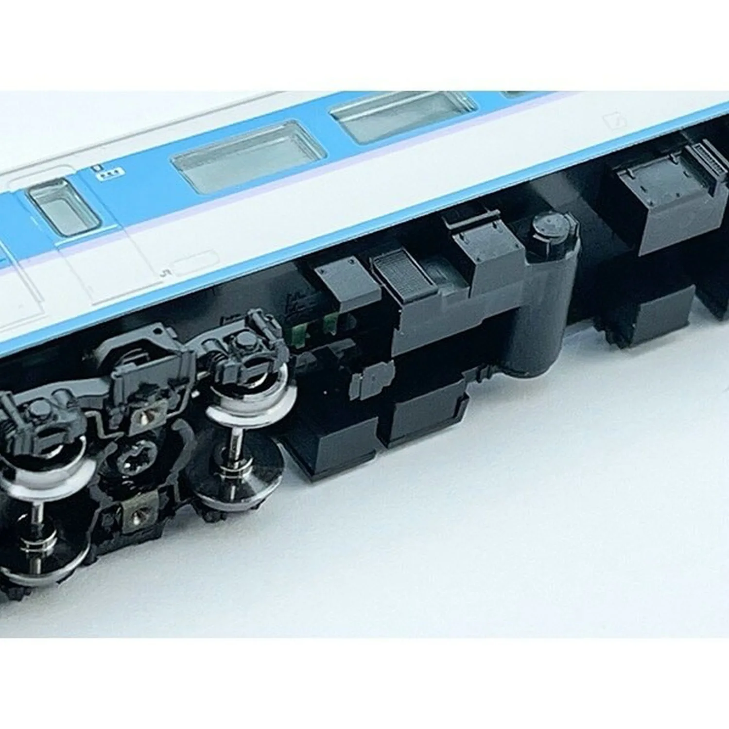 JR189 Series Express M11 1/160 Scale Model Train Set 5 JR189 Series Express M11 1/160 Scale Model Train Set - Image 5