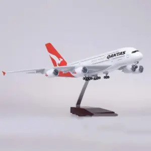 Qantas Airline Miniature Aircraft Collection 15 S82f00b4e44dd4e288fe02ea08fa8bd8ft