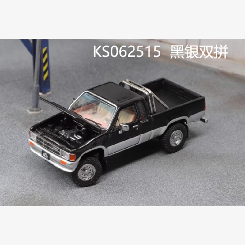 1/64 Scale Toyota Hilux SR5 Diecast Model 8 1/64 Scale Toyota Hilux SR5 Diecast Model - Image 8