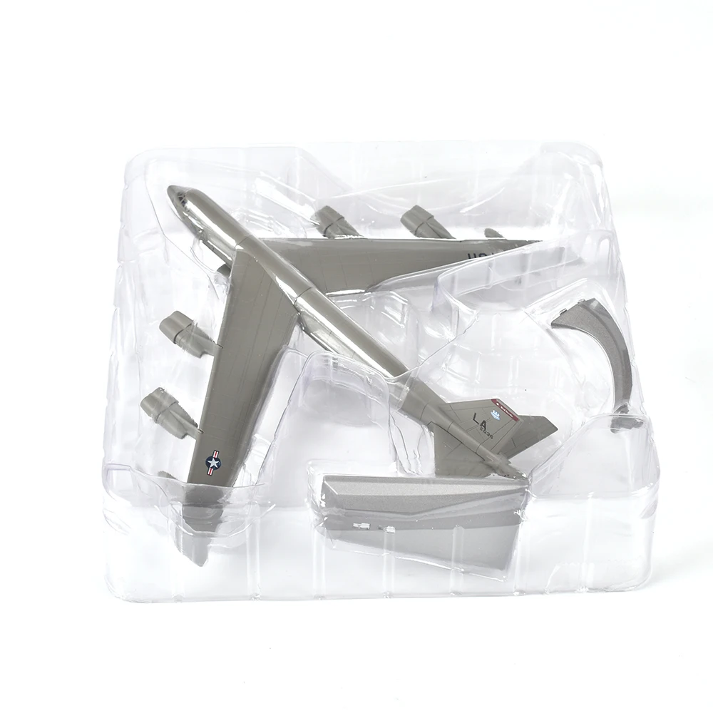 1/200 Scale Alloy B-52 Bomber Model 4 1/200 Scale Alloy B-52 Bomber Model - Image 4