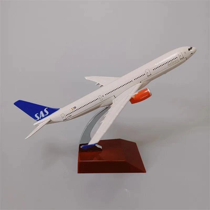 Scandinavian SAS Airbus A330 Model 16cm Collectible 4 Scandinavian SAS Airbus A330 Model 16cm Collectible - Image 4
