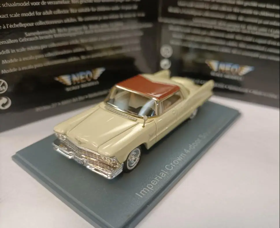 Neo 1:87 Imperial Crown Southampton Diecast Model 5 Neo 1:87 Imperial Crown Southampton Diecast Model - Image 5