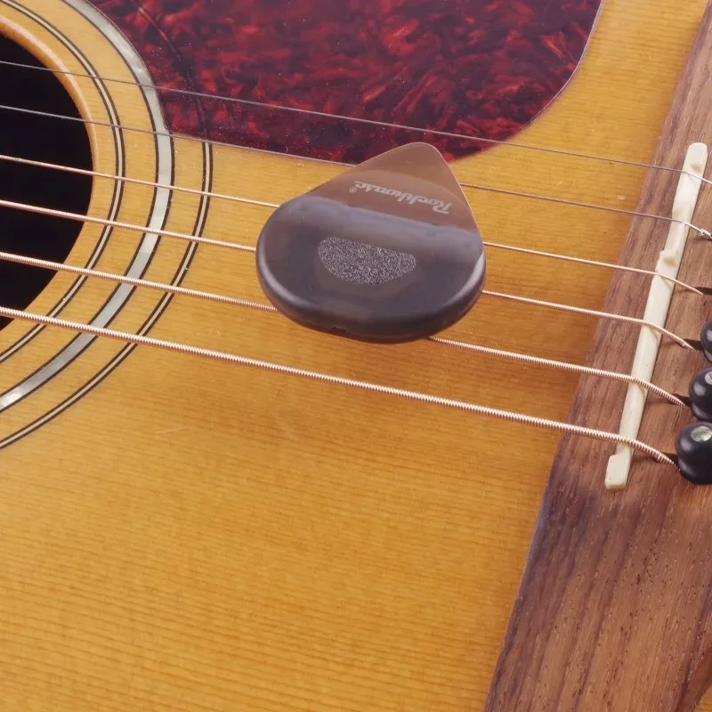 Glow-Inspired Heart-Shaped Guitar Pick with LED 5 Glow-Inspired Heart-Shaped Guitar Pick with LED - Image 5