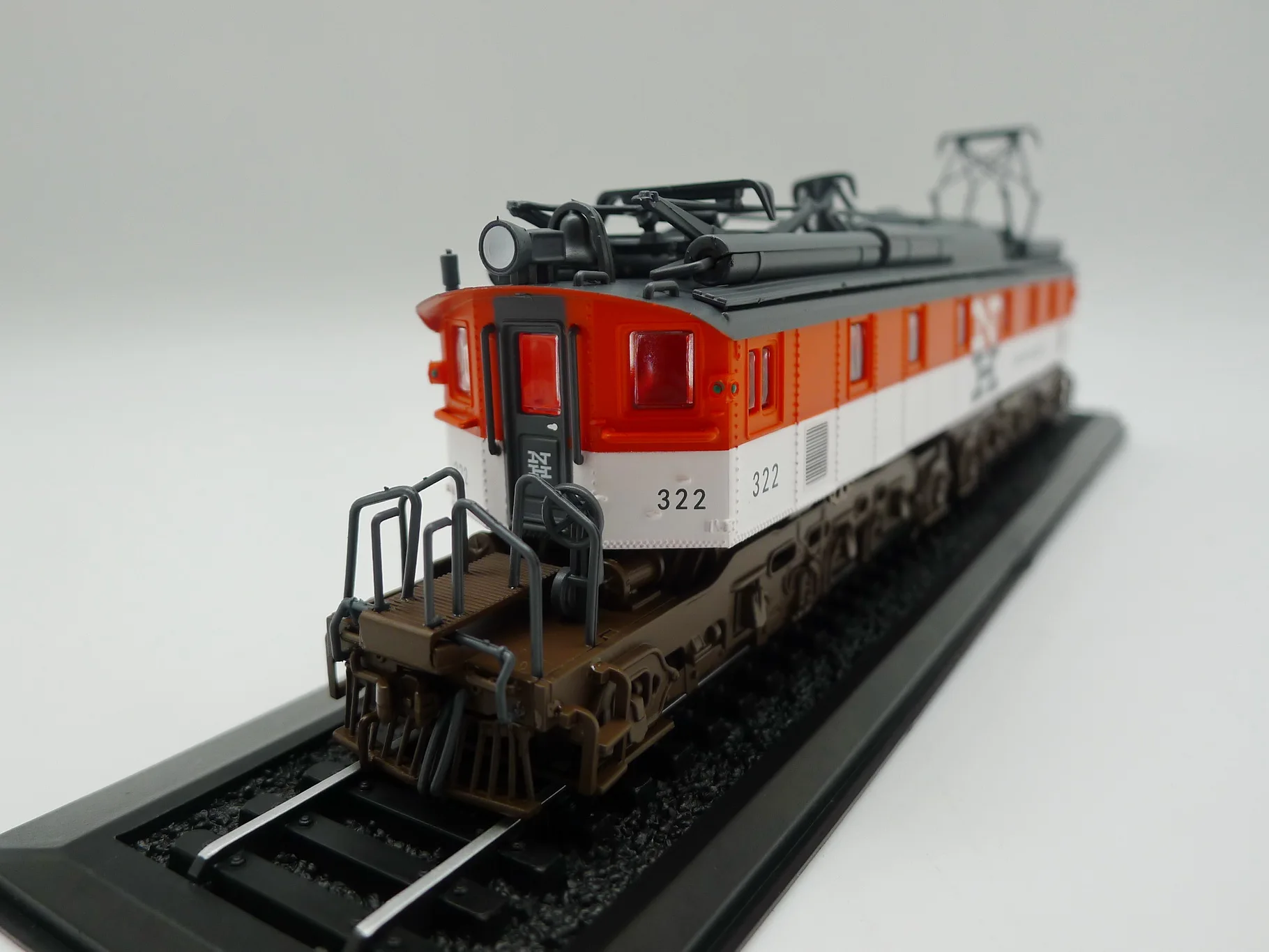 Vintage HO Scale Electric Locomotive Model 7 Vintage HO Scale Electric Locomotive Model - Image 7