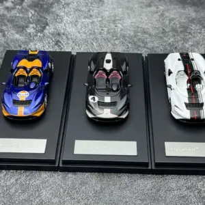 McLaren Elva M1A 1/64 Diecast Model with Gulf Livery 10 S86a4a987d9b64dbe95a4be2decc4f6d7N