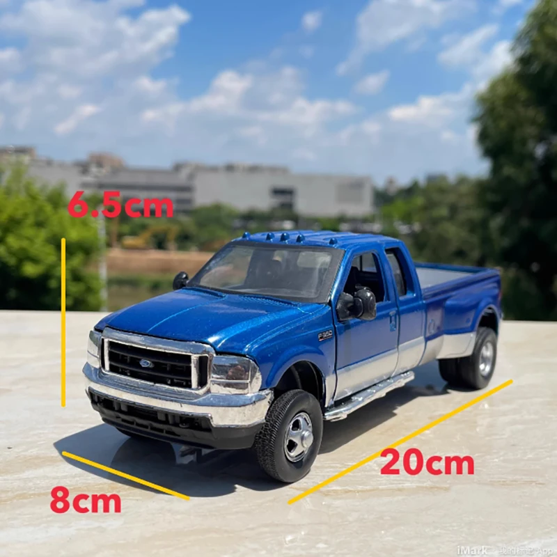 1:32 Scale Ford F350 Diecast Pickup Model 2 1:32 Scale Ford F350 Diecast Pickup Model - Image 2