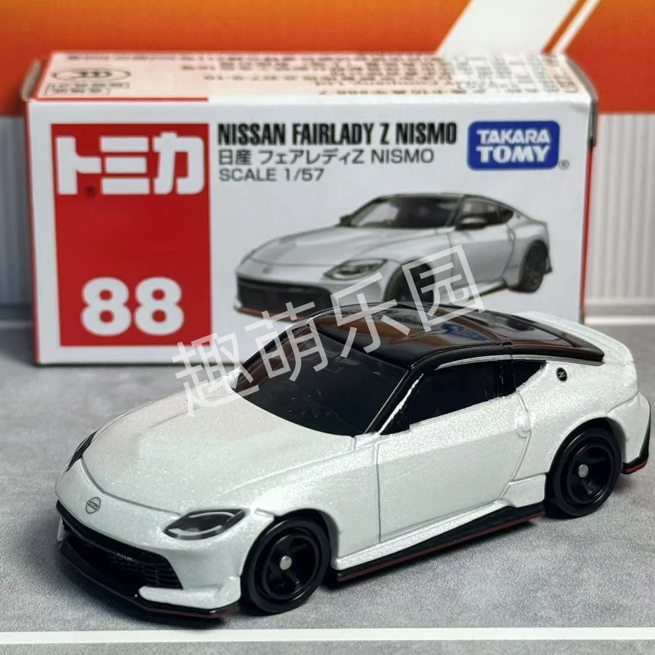 Takara Tomy Nissan Fairlady Z Nismo Diecast Model 1:64 4 Takara Tomy Nissan Fairlady Z Nismo Diecast Model 1:64 - Image 4