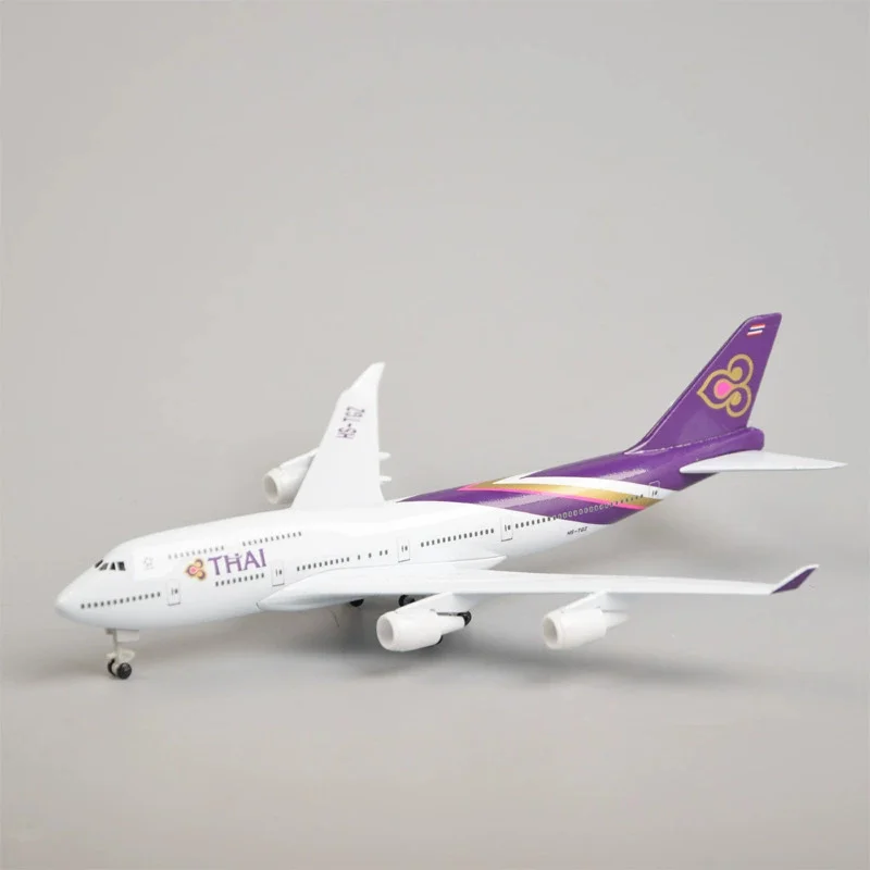 B747 Thai Airways Diecast Aircraft Model - 20cm 3 B747 Thai Airways Diecast Aircraft Model - 20cm - Image 3