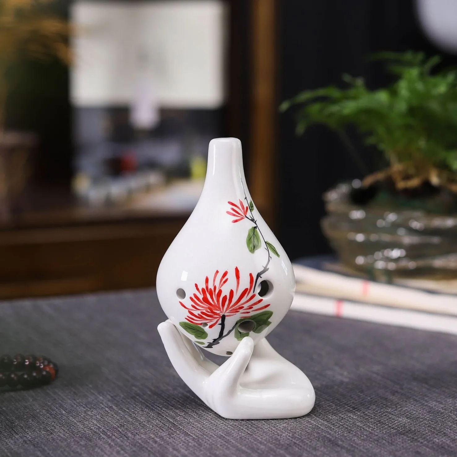 6-Hole Mid-Tone C Ocarina with Hand-Painted Floral Design 7 6-Hole Mid-Tone C Ocarina with Hand-Painted Floral Design - Image 7