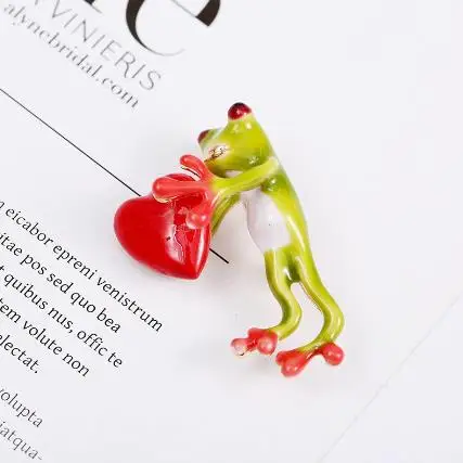 Retro Frog Brooch with Gold Bowtie 7 Retro Frog Brooch with Gold Bowtie - Image 7