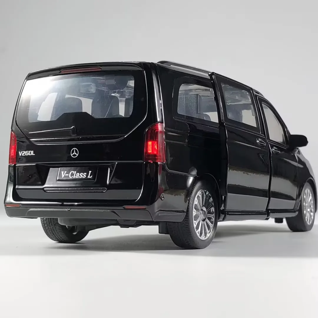 Mercedes-Benz V260L MPV Diecast Model 1:24 Black 6 Mercedes-Benz V260L MPV Diecast Model 1:24 Black - Image 6
