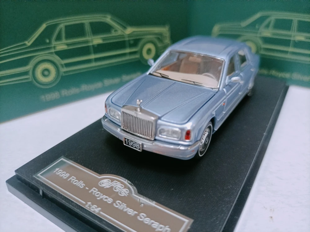 White Diecast Rolls-Royce Silver Seraph Model 6 White Diecast Rolls-Royce Silver Seraph Model - Image 6