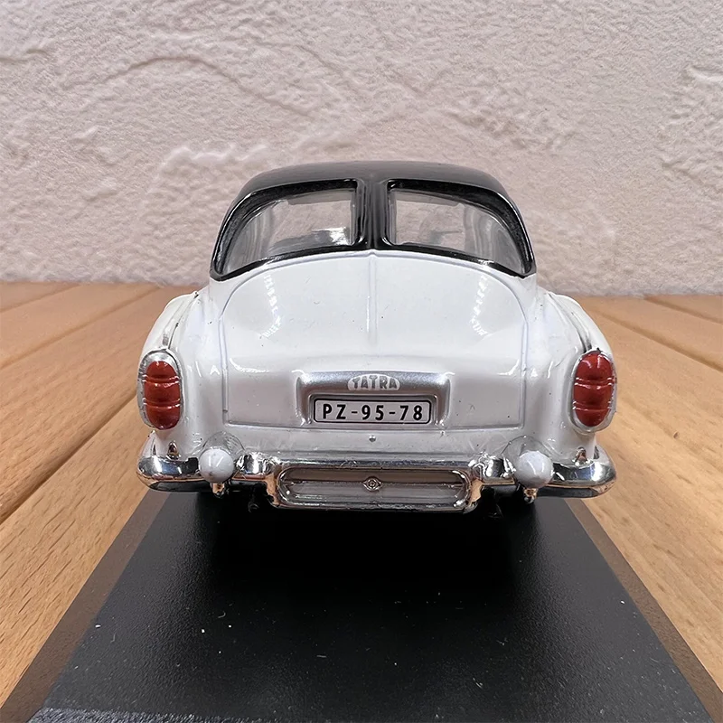 Vintage TATRA 603-1 Diecast Model 1:43 Scale 3 Vintage TATRA 603-1 Diecast Model 1:43 Scale - Image 3