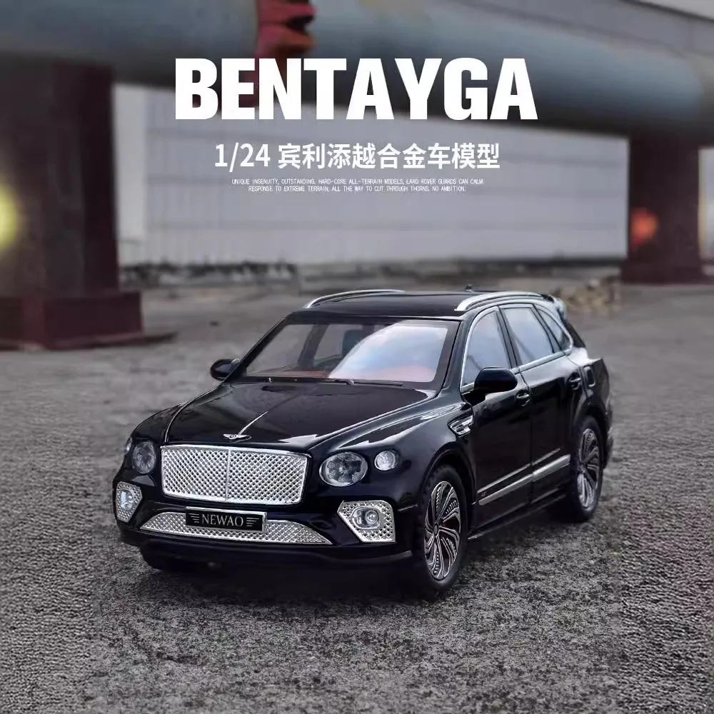 Green Bentley Bentayga 1:24 Diecast Model 3 Green Bentley Bentayga 1:24 Diecast Model - Image 3