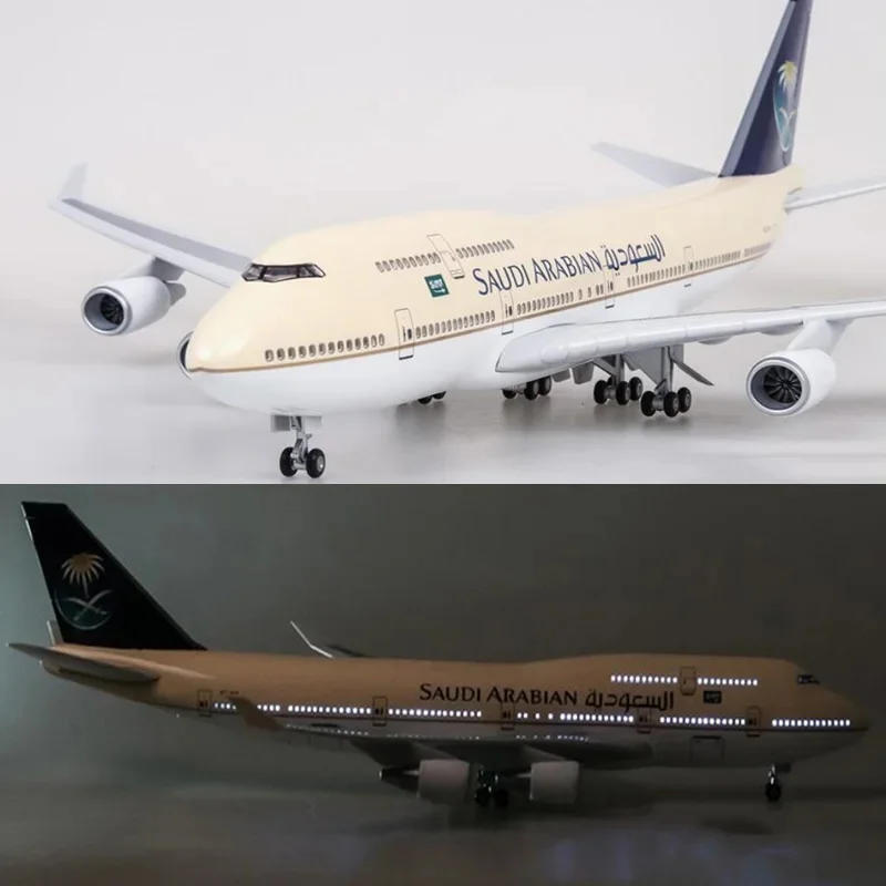 Saudi Arabian Airlines B747-4 Model 47cm Scale 4 Saudi Arabian Airlines B747-4 Model 47cm Scale - Image 4