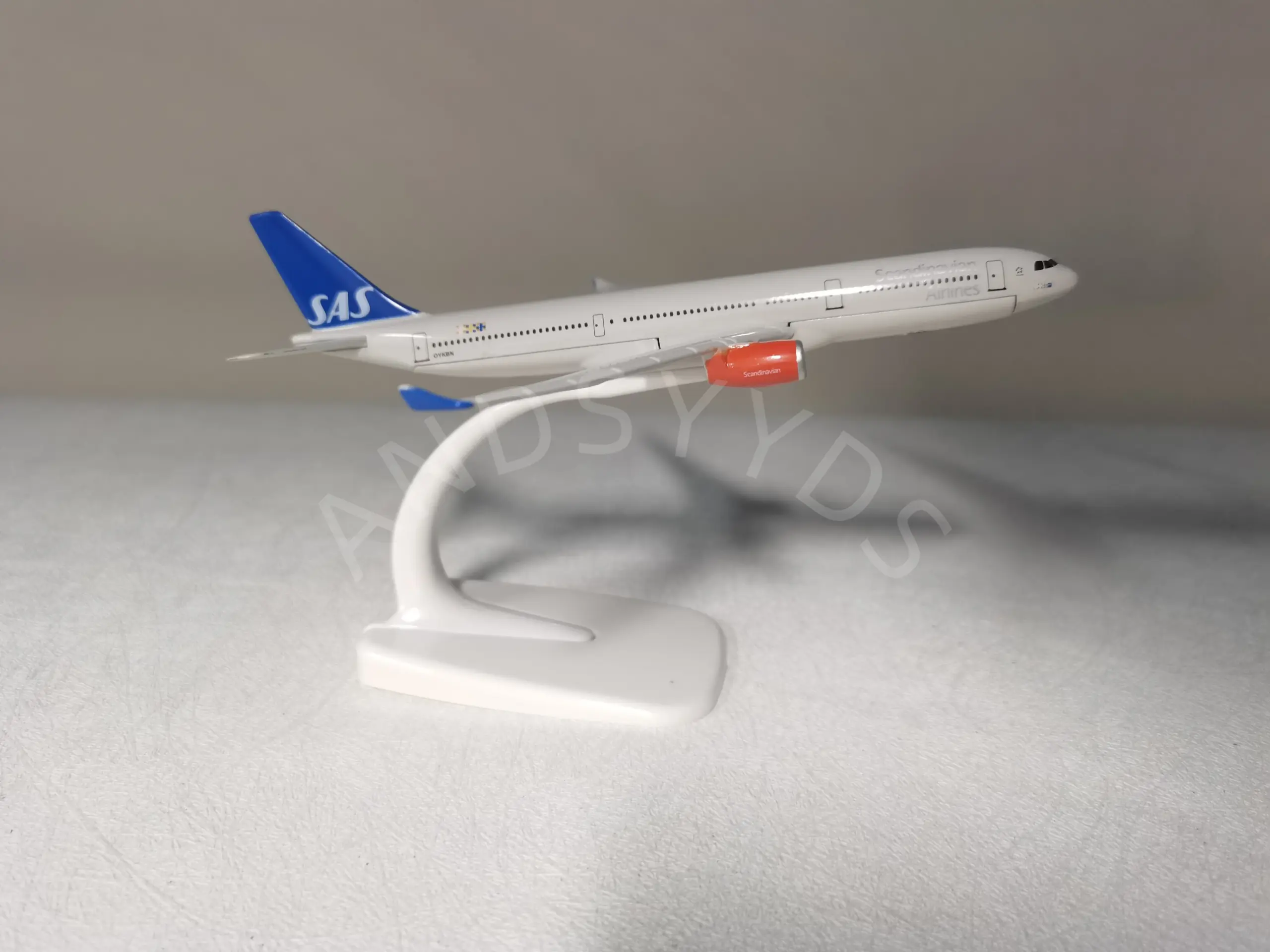 Scandinavian Airlines Airbus A330 Model 1:400 Scale 2 Scandinavian Airlines Airbus A330 Model 1:400 Scale - Image 2