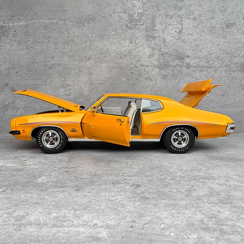 1971 GTO Judge Model Diecast 1:18 Yellow 7 1971 GTO Judge Model Diecast 1:18 Yellow - Image 7
