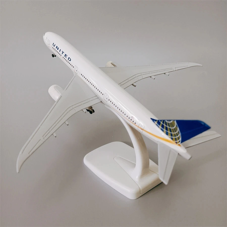 United Boeing 787 Model - 20cm Alloy Display 2 United Boeing 787 Model - 20cm Alloy Display - Image 2