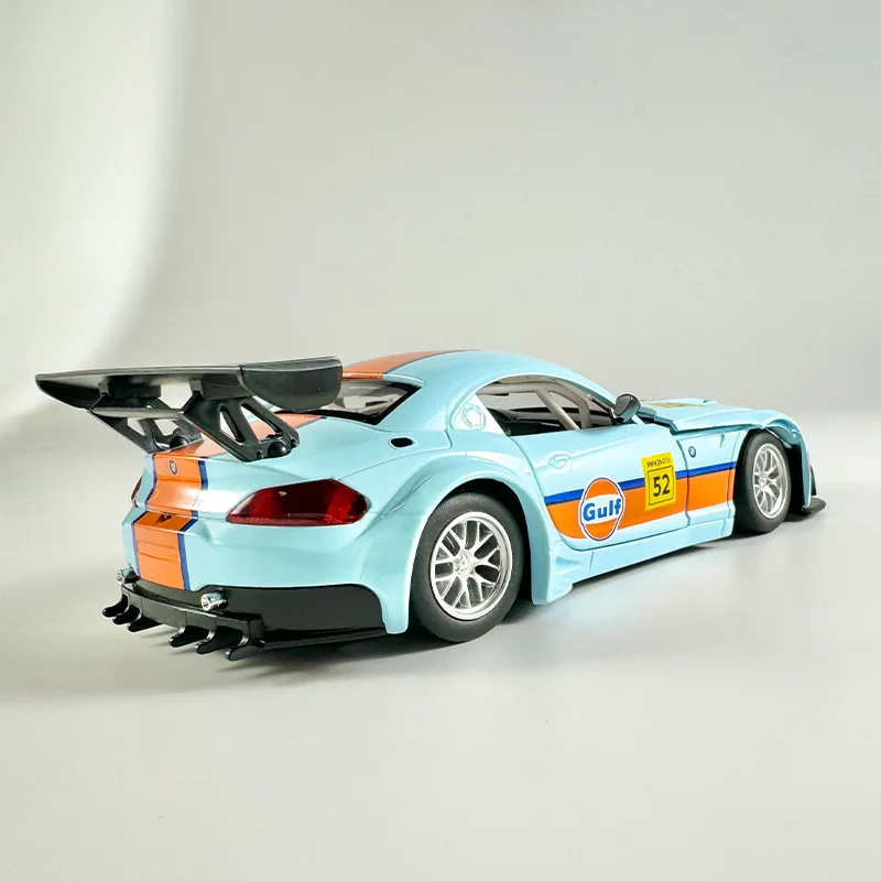 1:24 Scale BMW Z4 GT3 Die-Cast Model 4 1:24 Scale BMW Z4 GT3 Die-Cast Model - Image 4
