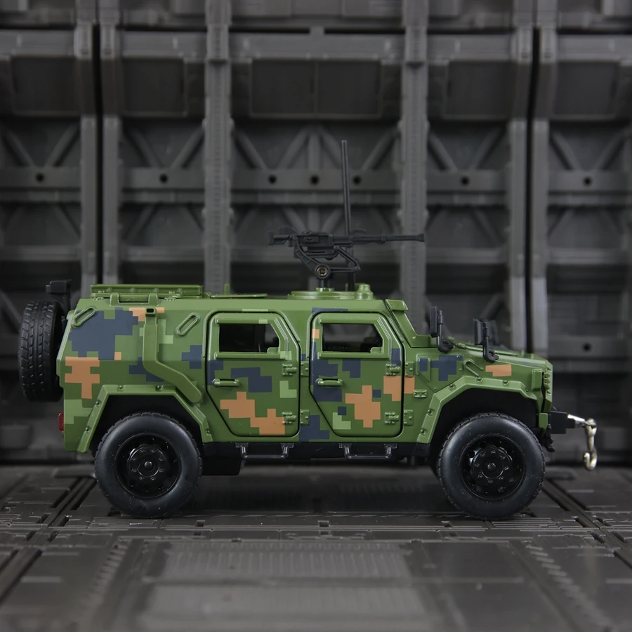 1:32 Scale Military Armored Vehicle Diecast Model 4 1:32 Scale Military Armored Vehicle Diecast Model - Image 4