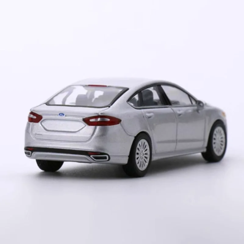 Yellow Ford Mondeo 1:64 Scale Diecast Model 6 Yellow Ford Mondeo 1:64 Scale Diecast Model - Image 6
