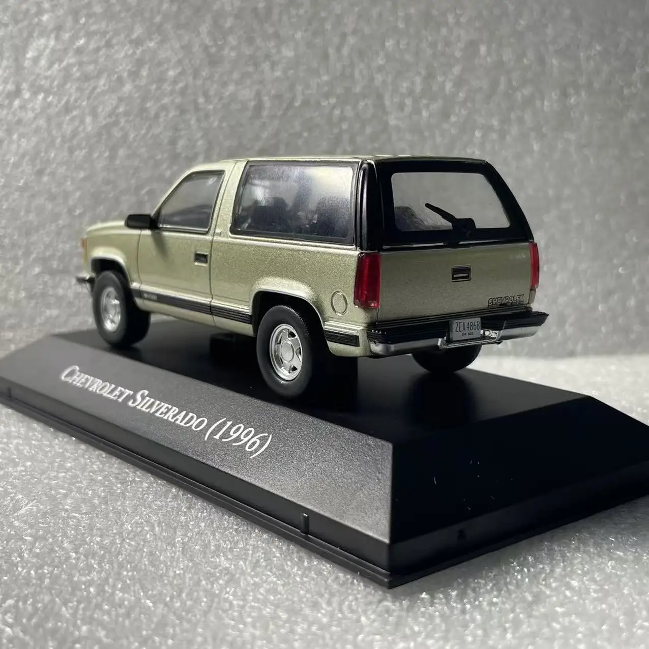 Detailed 1996 Chevy Silverado Miniature Model 6 Detailed 1996 Chevy Silverado Miniature Model - Image 6