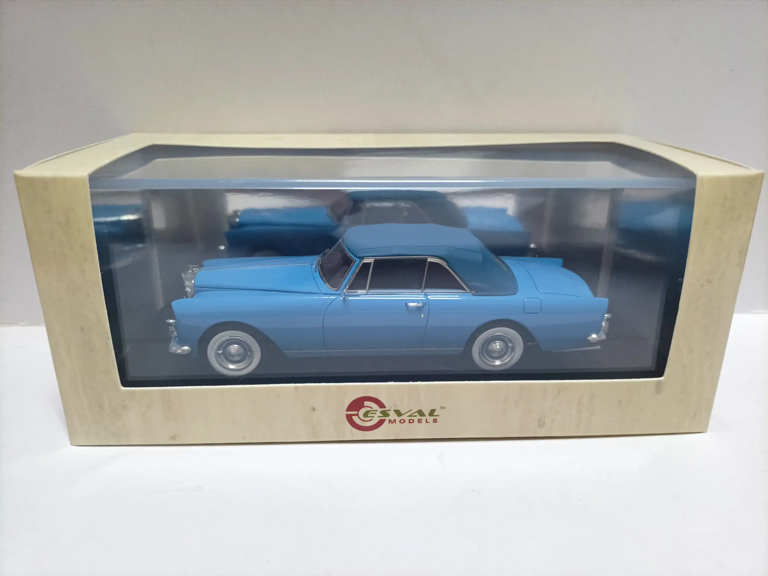 Bentley S2 Pard Ward 1962 Diecast Model 1:43 Scale 4 Bentley S2 Pard Ward 1962 Diecast Model 1:43 Scale - Image 4